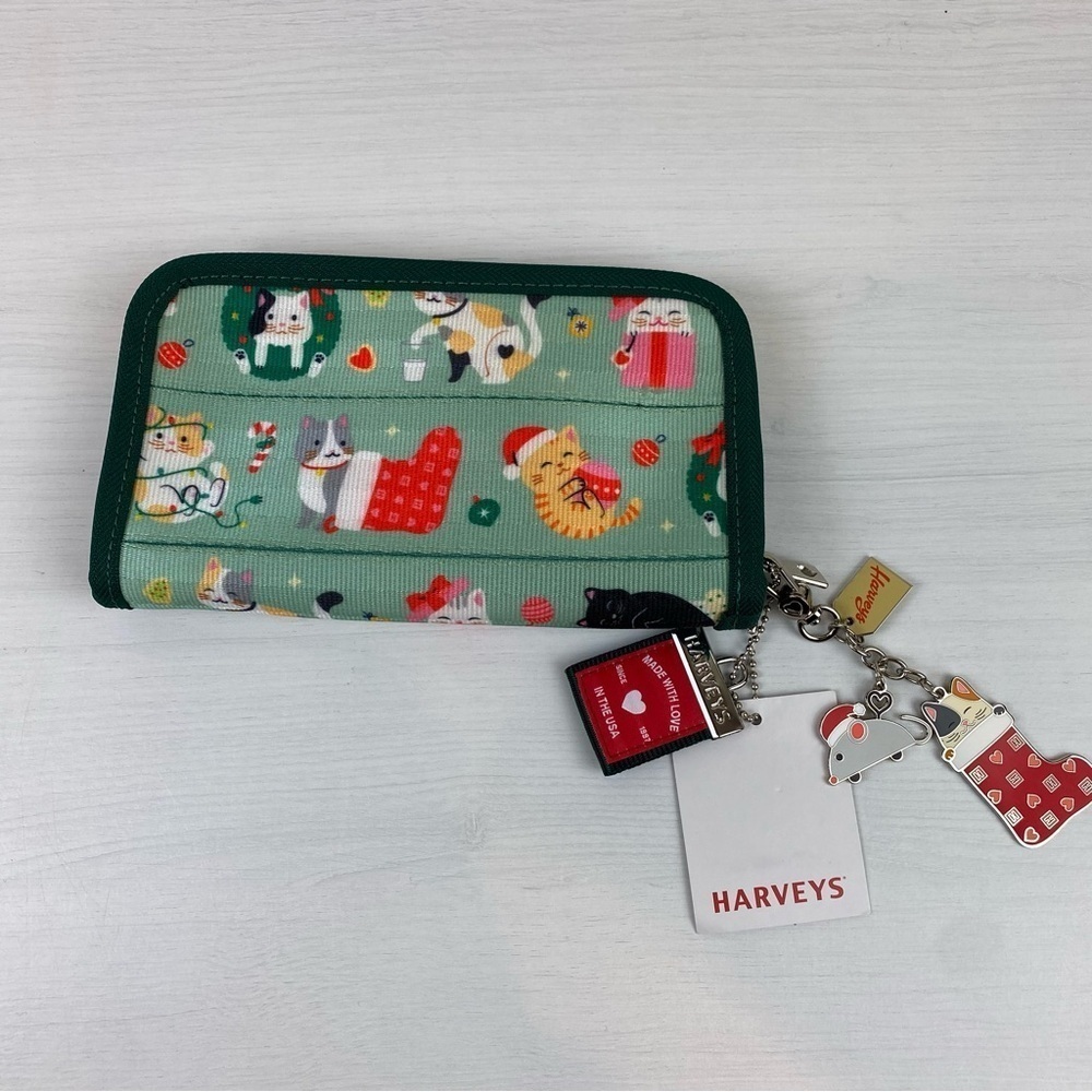 Harveys Meowy Christmas Classic Wallet NWT Retired Rare Seatbelt Wallet